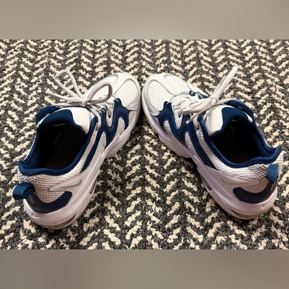 NIKE Air Max Graviton Sneaker in White and Valerian Blue Size 8 - Picture 5 of 10